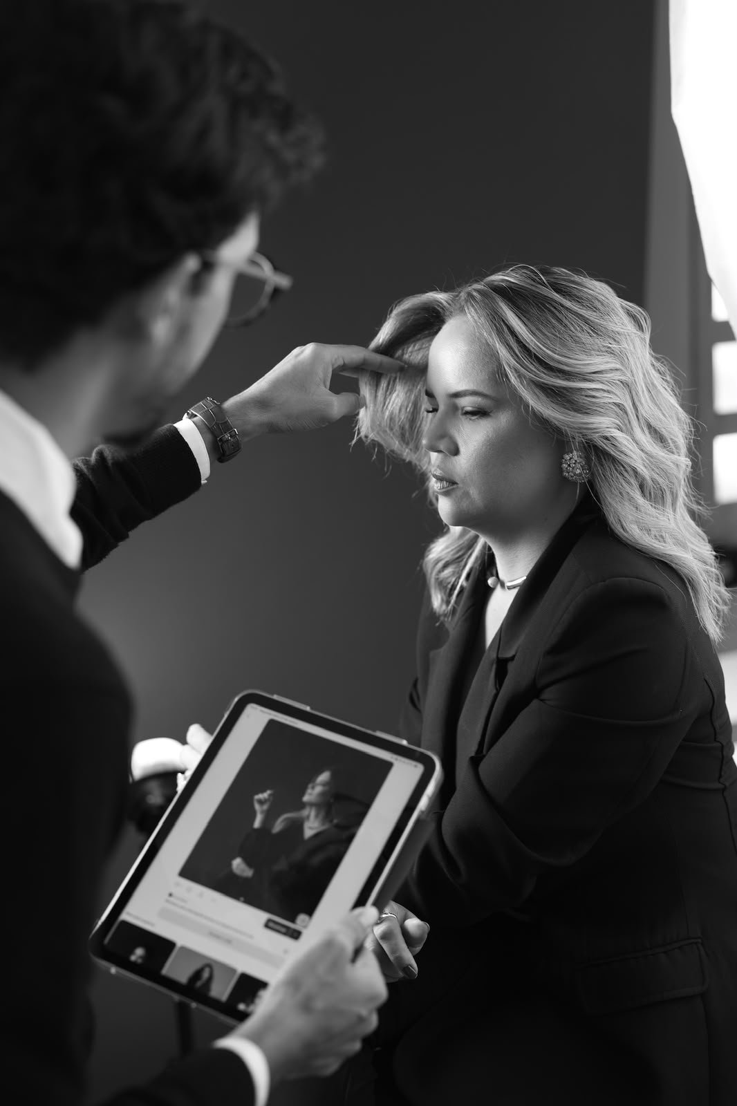 Bastidor de direção visual com cliente e tablet